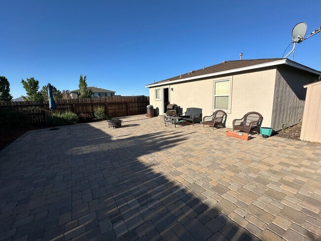 Building Photo - 3 bedroom, 2 bathroom-Reno/Stead area