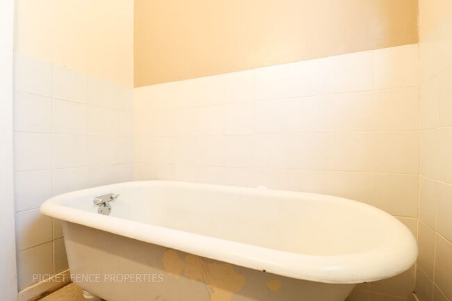 Building Photo - Charming 3-bedroom, 2-bathroom Country Hom...