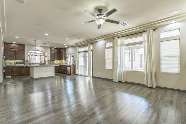 Building Photo - 6360 Stag Hollow Ct