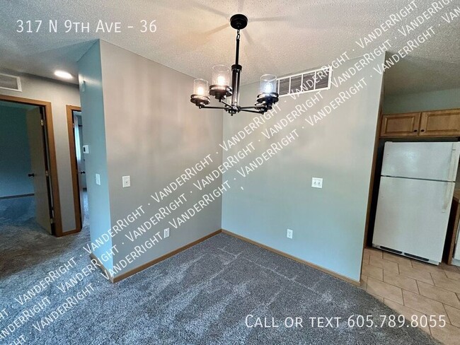 Building Photo - 317 9th Ave