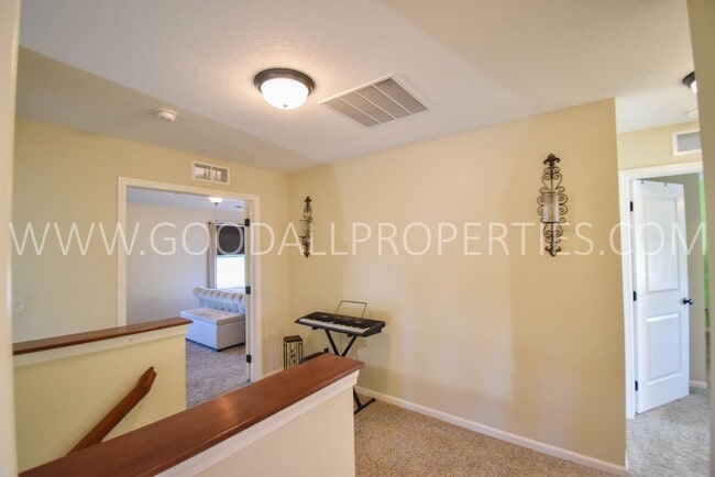 Building Photo - 5 Bedroom Home with Fenced Yard, and 3 Car Garage in Waukee