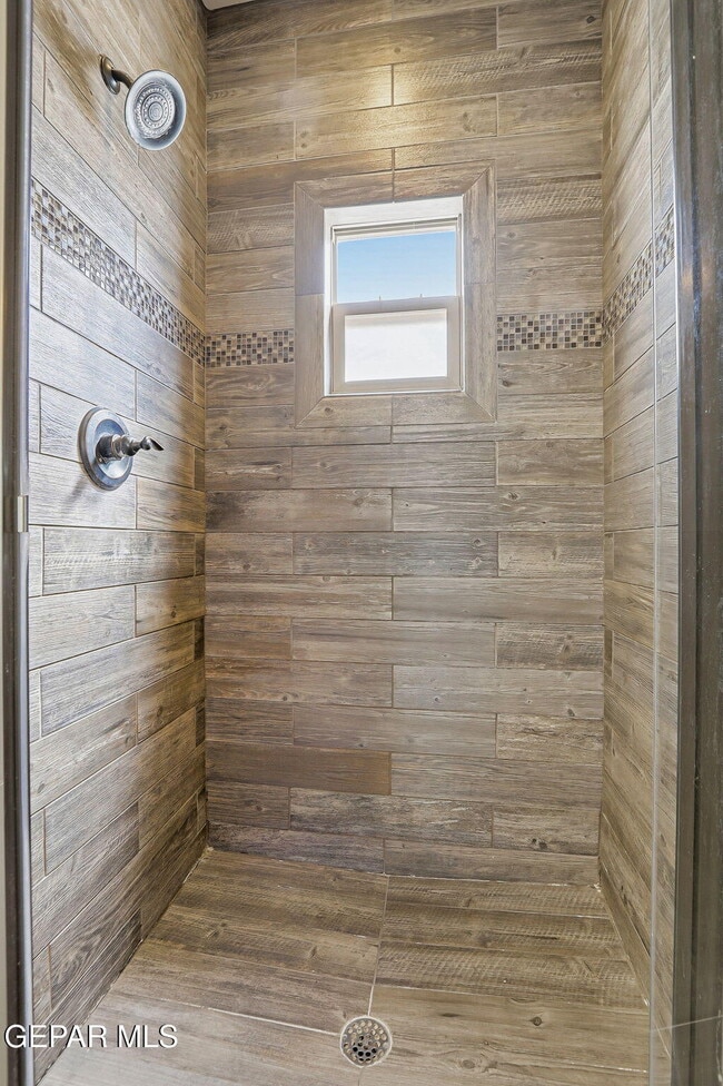 Building Photo - 2157 Honour Point Pl