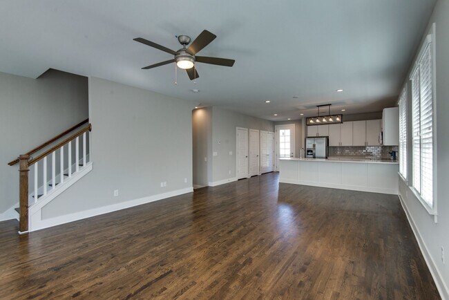 Building Photo - AVAILABLE NOW-E.Nashville- 3-Bed/3.5+ Bath...