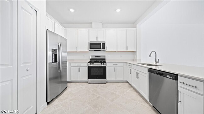 Building Photo - 14778 Martingale Pl