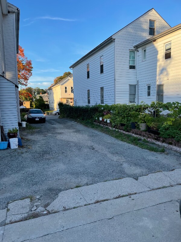 Building Photo - 13 Cottage St