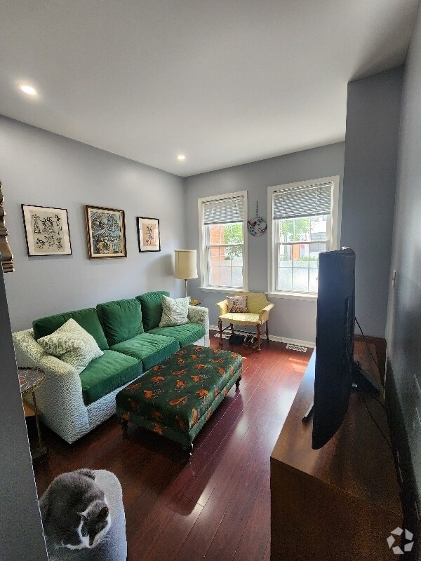 Building Photo - 329 Elm St NW