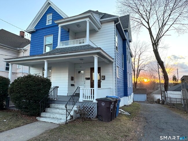 Building Photo - 171 Bassett St