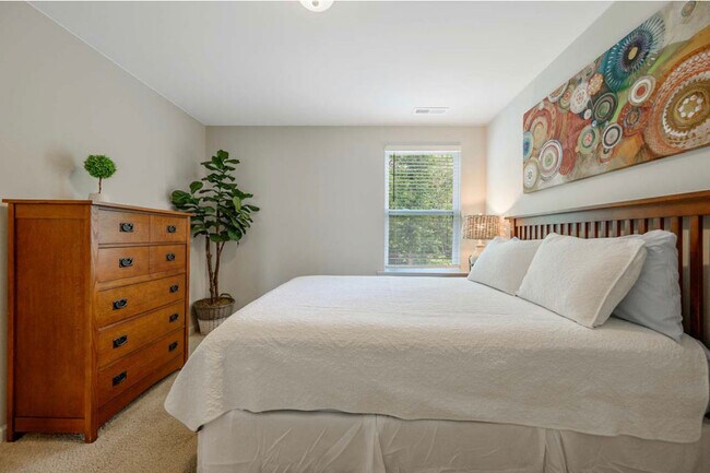 Building Photo - 155 Rossell Park Cir