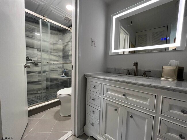 Building Photo - 5200 Boardwalk