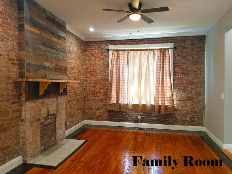 Building Photo - 3228 California Ave