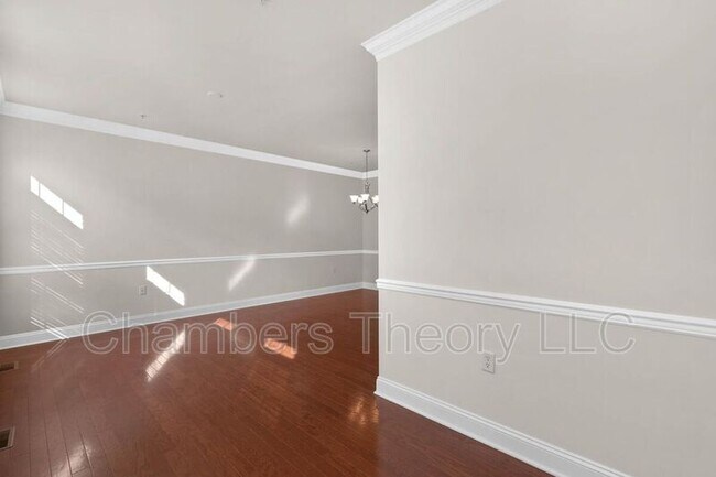Building Photo - 415 N Upton Ct