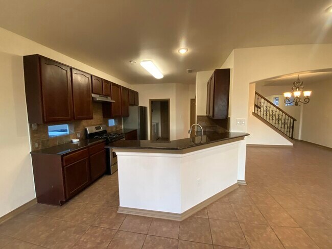 Building Photo - 9813 Sandhill Dr
