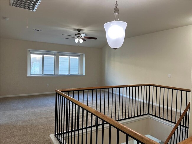 Building Photo - 5817 Scenic Lake Dr