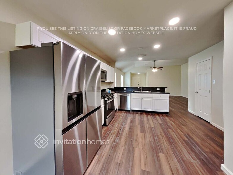 Building Photo - 8563 Chaletford Dr