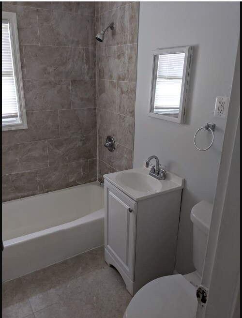 Building Photo - 121 21st St