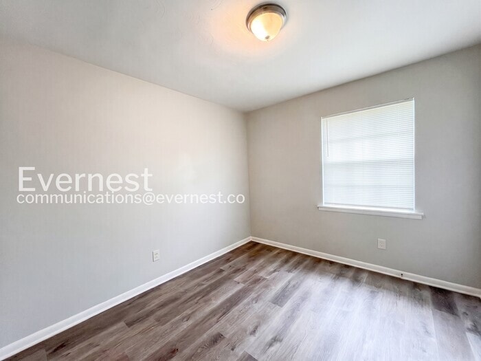 Building Photo - 856 White Clover Ln