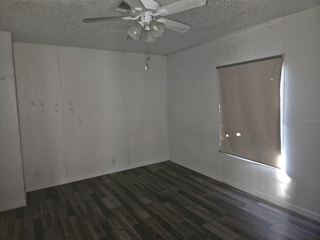 Building Photo - 129 4th St