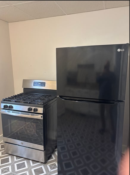 kitchen - 405 Franklin St