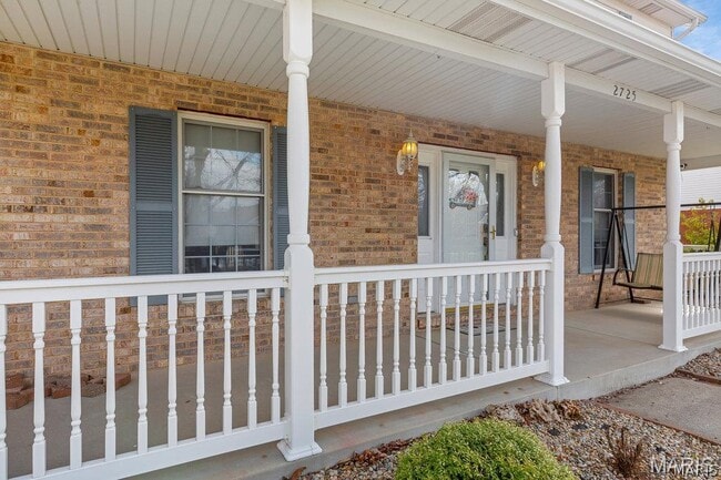 Building Photo - 2725 Timberline Dr