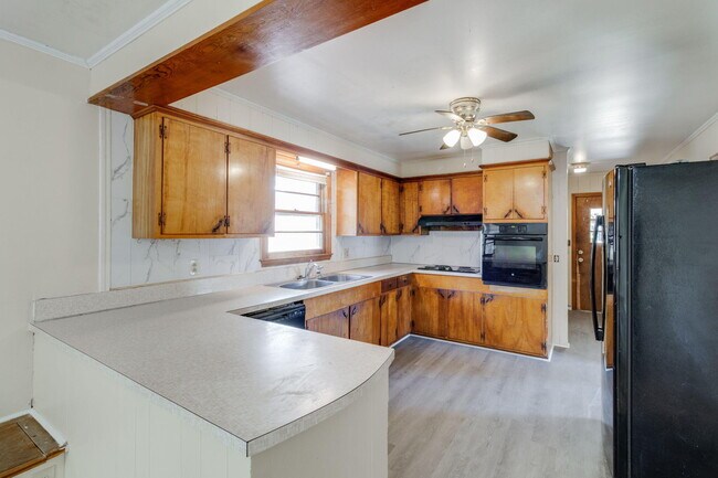 Building Photo - 2 Pickens Ct