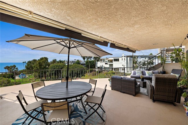 Building Photo - 320 Encino Ln