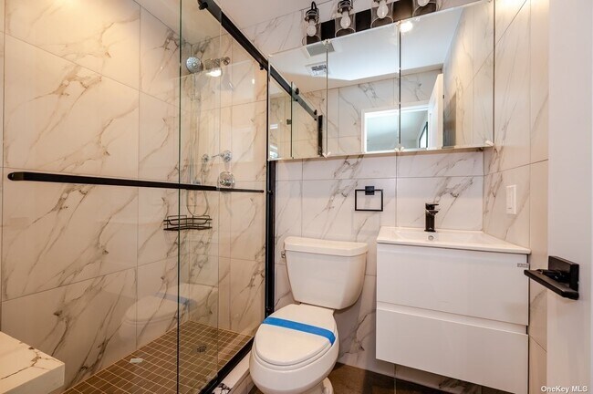 Building Photo - 40 Kildare Rd