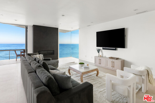 Building Photo - 27102 Malibu Cove Colony Dr