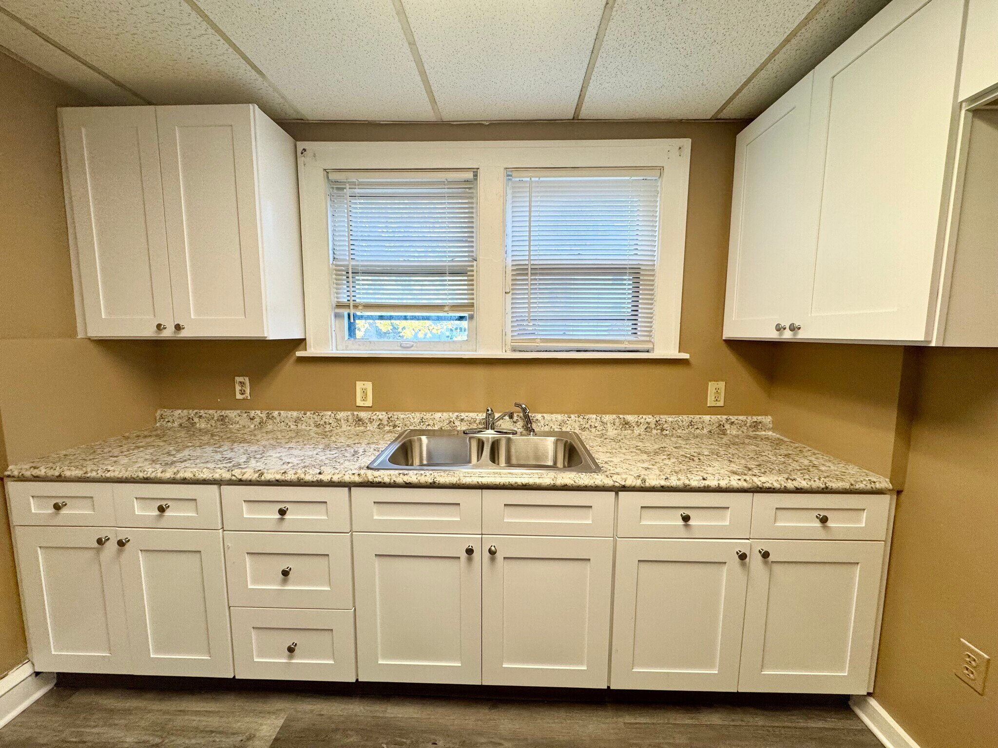 Building Photo - 1604 Yale Ave NW