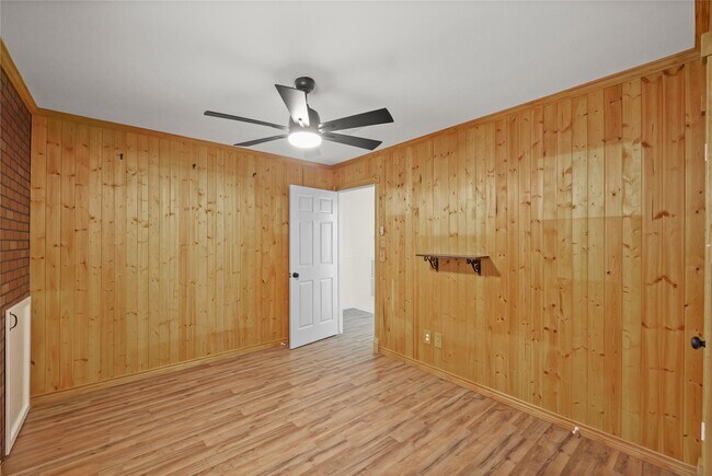Building Photo - 3711 Fernview Dr