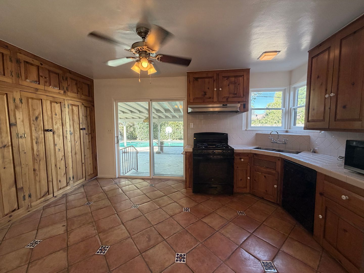 Building Photo - Charming 3BD Pool Home in Van Nuys | 2-Car Garage + Washer/Dryer + Central A/C