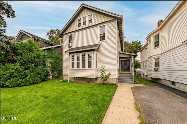 Building Photo - 688 Myrtle Ave