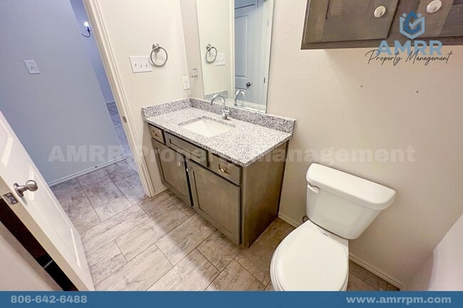 Building Photo - Rare 2 Bedroom Townhome in Wolfforth!