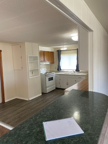 Building Photo - 7100 Karen Ln