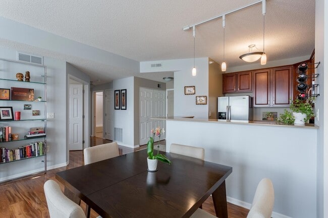 Building Photo - 545 N 1st St