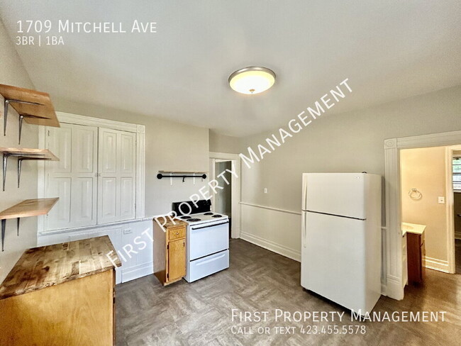 Building Photo - 1709 Mitchell Ave