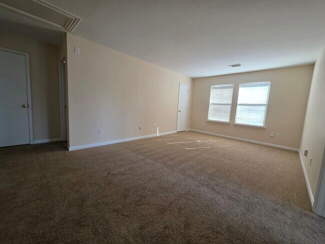 Building Photo - 15127 Blue Creek Ranch Dr