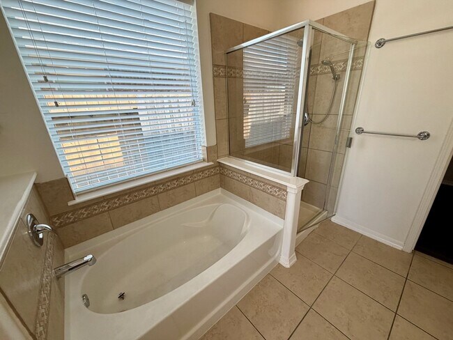 Building Photo - 26922 Henson Falls Dr