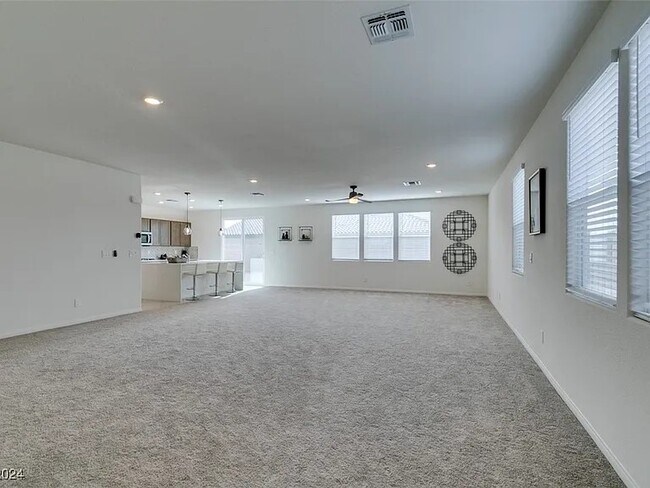 Building Photo - 6985 Solano Cyn Ave