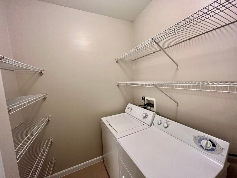large laundry room in-unit - 1000 Providence Plz