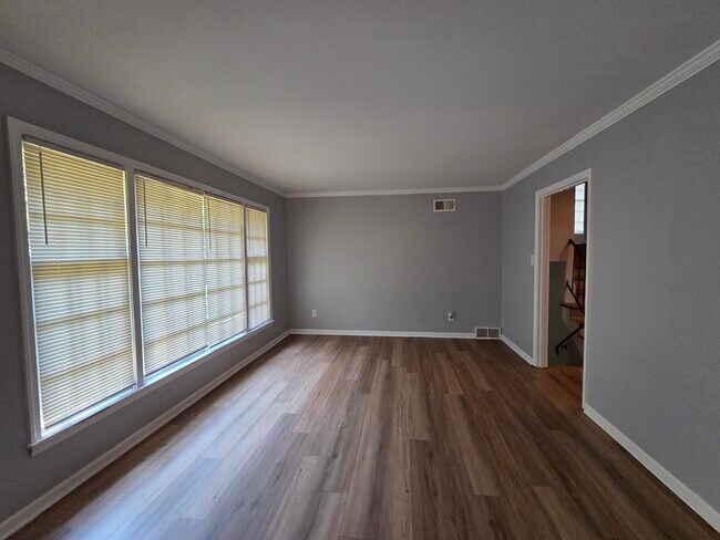 Building Photo - 2993 Laurencekirk Rd