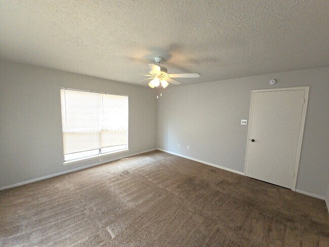 Building Photo - 1705 Bodart Ct
