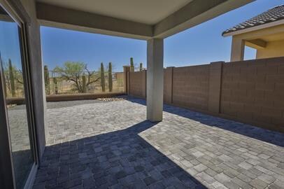 Building Photo - Rancho Sahuarita newer home!!