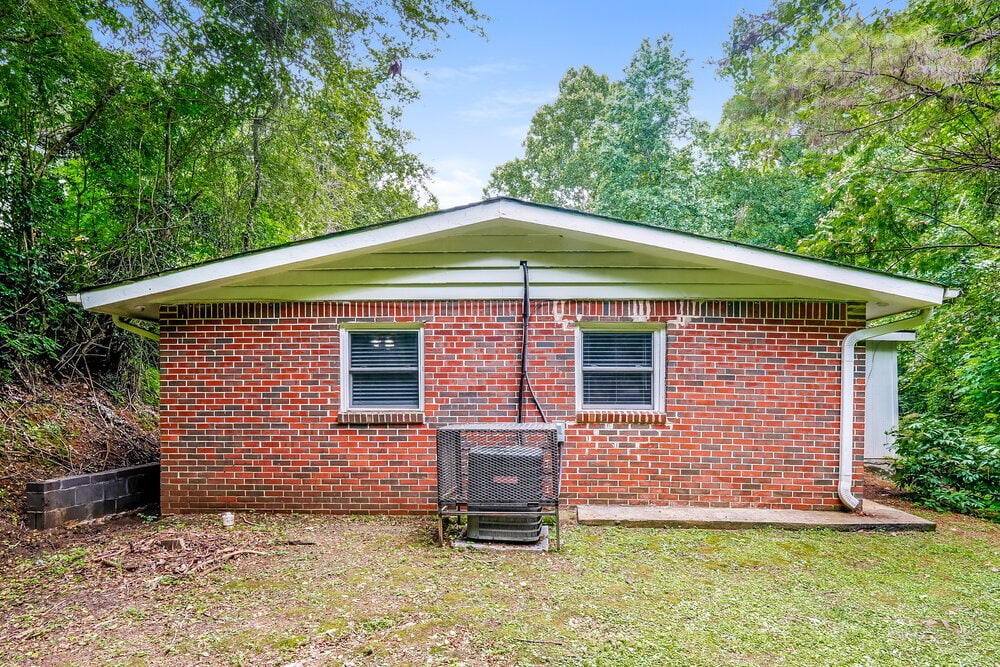 Building Photo - 1722 Rogina Dr