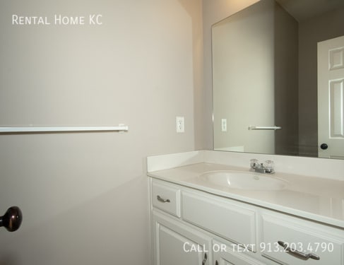 Building Photo - 13145 Nebraska Ct