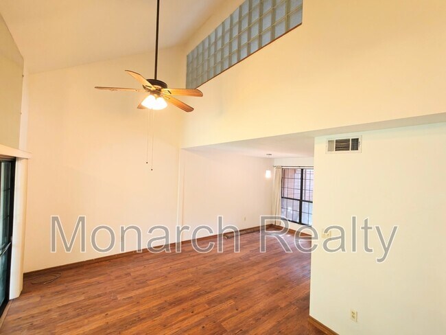 Building Photo - 830 SW 56th Terrace