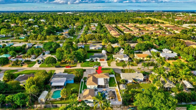 Building Photo - 310 Gulfstream Dr