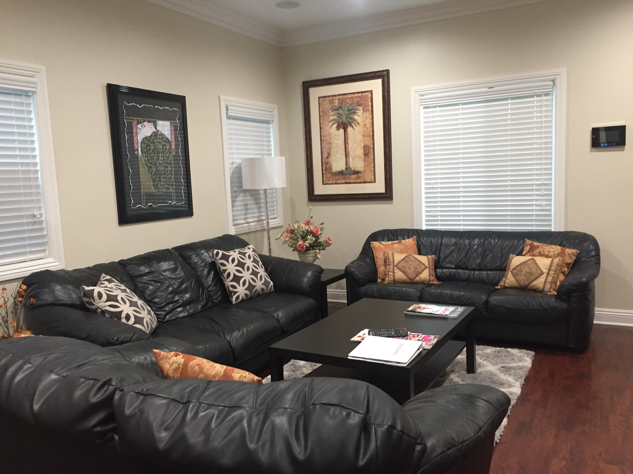 Living room area. unfurnished - 7522 Fountain Ave