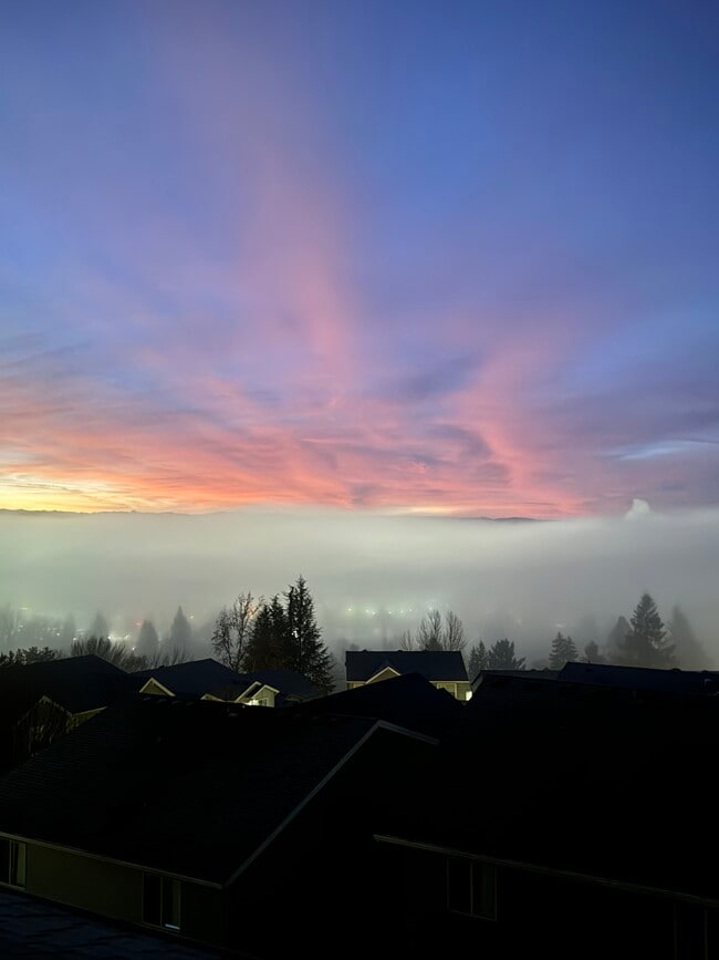 Building Photo - 12050 SW Autumnview St