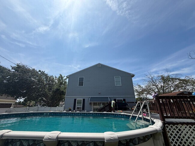 Building Photo - 7714 Bay Front Rd