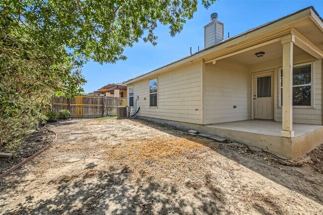 Building Photo - Move in ready!!  3 bedroom plus office!!